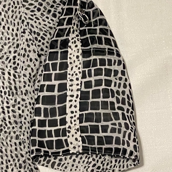 Sheer black and white 1X Top Blouse - Picture 3 of 4